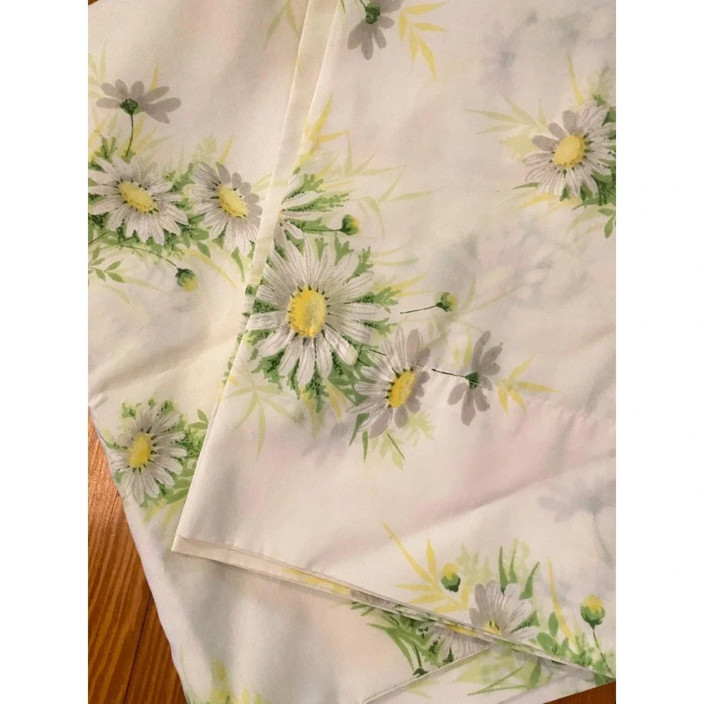 Vtg 70's Daisy‎ Floral Pillowcases Set of 2 White Yellow Green Cottagecore Retro